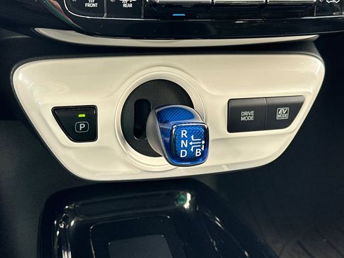 Used 2017 Toyota Prius Three FWD image 25