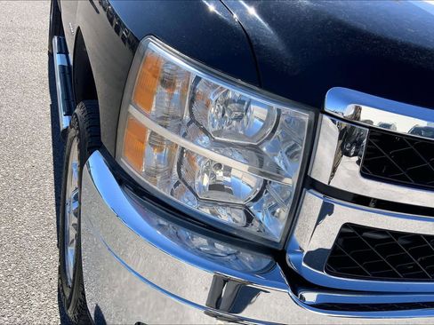 Used 2011 Chevrolet Silverado 2500 LTZ w/ LTZ Plus Package image 28