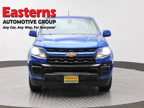 Used 2022 Chevrolet Colorado LT RWD image 2