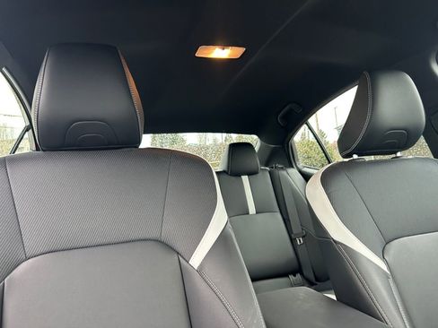 Used 2025 Toyota Camry SE image 27