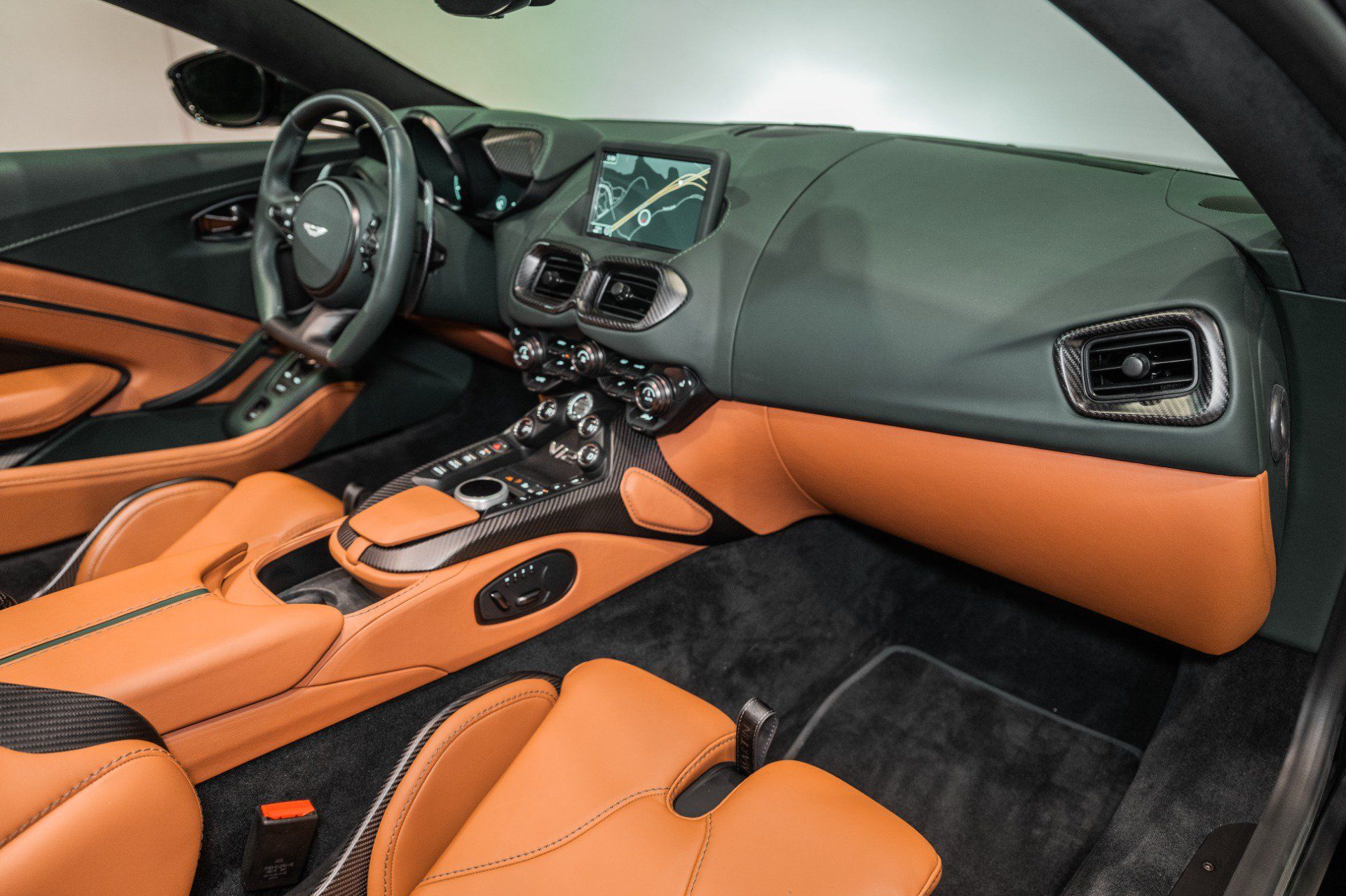 Used 2023 Aston Martin V12 Vantage Roadster RWD image 15