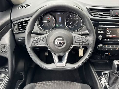 Used 2017 Nissan Rogue S FWD image 14