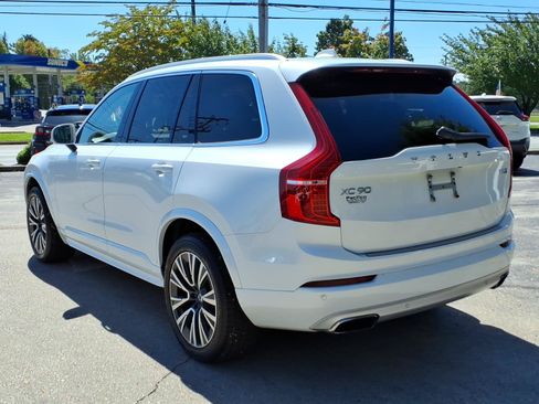 Used 2020 Volvo XC90 T5 Momentum w/ Protection Package Premier AWD/4WD image 5