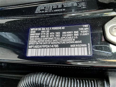 Certified 2023 Porsche Cayenne S Platinum image 35