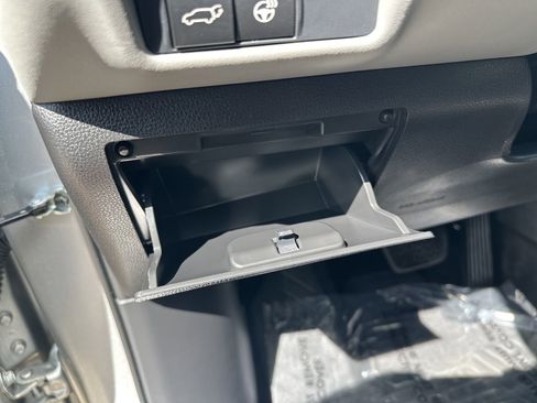 Used 2021 Toyota Highlander Limited FWD image 17