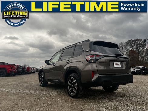 Used 2025 Subaru Forester Premium image 11