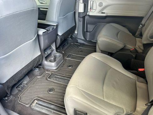 Certified 2024 Toyota Sienna Limited AWD/4WD image 11