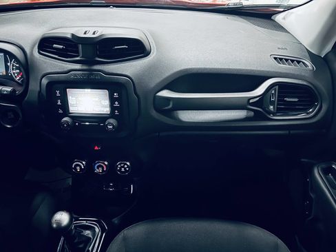 Used 2017 Jeep Renegade Altitude w/ Safety & Security Group FWD image 31