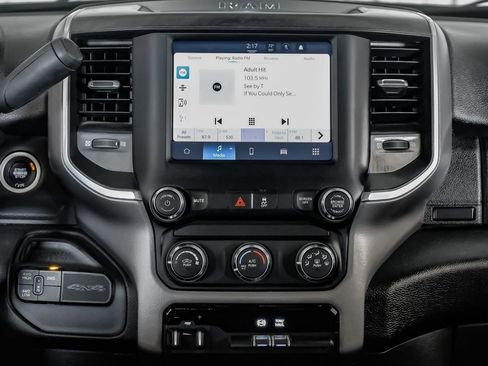 Used 2024 RAM 2500 Big Horn AWD/4WD image 24