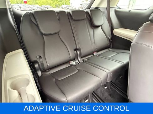 Used 2024 Kia Carnival EX FWD image 23