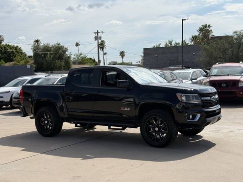 Used 2019 Chevrolet Colorado Z71 w/ Z71 Midnight Edition AWD/4WD image 4