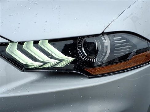 Used 2018 Ford Mustang GT Premium image 13