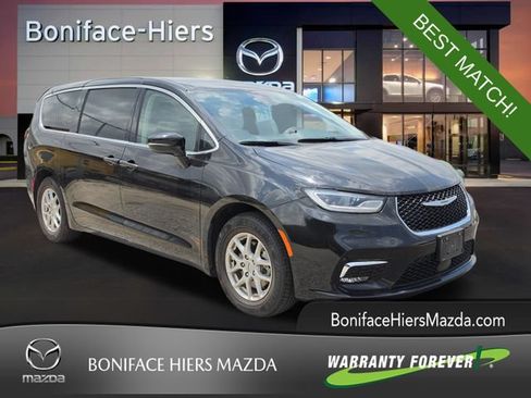 Used 2024 Chrysler Pacifica Touring-L FWD image 1