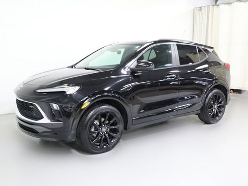 Certified 2025 Buick Encore GX Sport Touring w/ Experience Buick Package AWD/4WD image 17