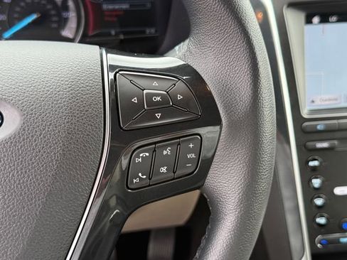 Used 2019 Ford Explorer Limited w/ Ford Safe & Smart Package image 17