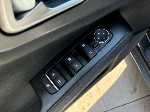 Used 2020 Kia Soul S FWD image 24