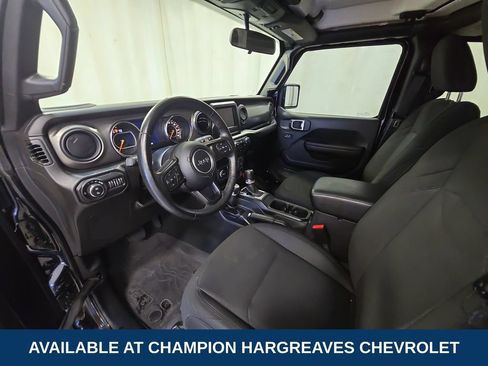 Used 2022 Jeep Gladiator Sport AWD/4WD image 13
