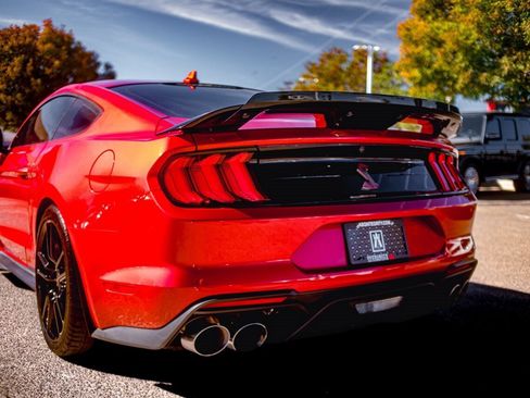 Used 2021 Ford Mustang Shelby GT500 w/ Technology Package image 10