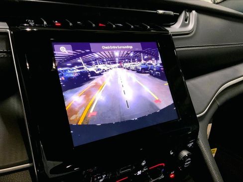 New 2025 Jeep Grand Cherokee Altitude image 16