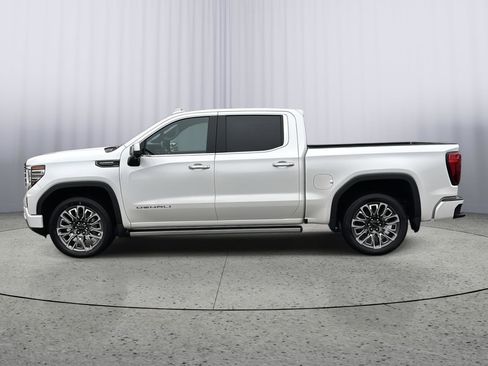 Used 2024 GMC Sierra 1500 Denali Ultimate image 2