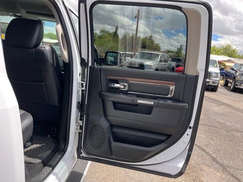Used 2017 RAM 1500 Laramie AWD/4WD image 16