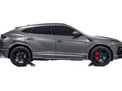 Used 2021 Lamborghini Urus image 9