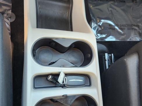 Used 2023 Chrysler Voyager LX image 46