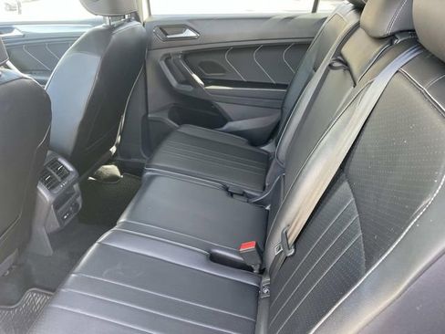 Used 2022 Volkswagen Tiguan SE R-Line image 23