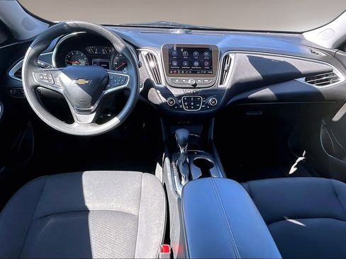 Used 2025 Chevrolet Malibu LT image 7