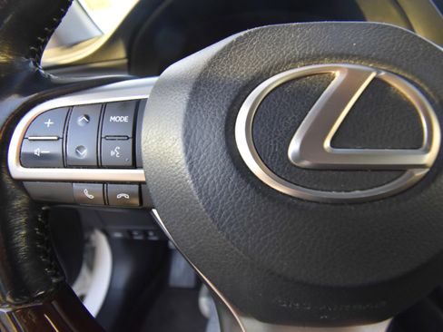 Used 2017 Lexus ES 300h w/ Navigation System Package image 19