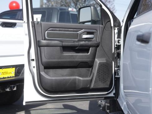 Used 2024 RAM 3500 Big Horn image 29