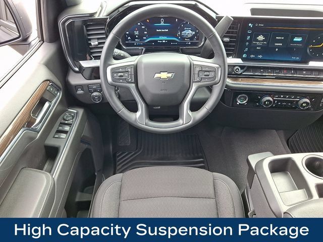Used 2024 Chevrolet Silverado 1500 LT AWD/4WD image 3