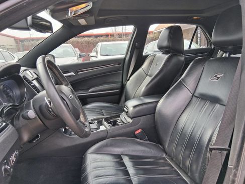 Used 2022 Chrysler 300 S image 9
