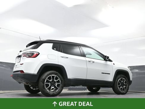 Used 2025 Jeep Compass Trailhawk AWD/4WD image 50