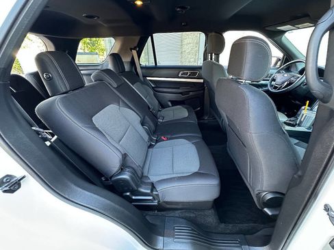 Used 2016 Ford Explorer XLT AWD/4WD image 14