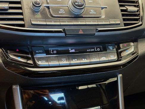 Used 2016 Honda Accord Sport image 10