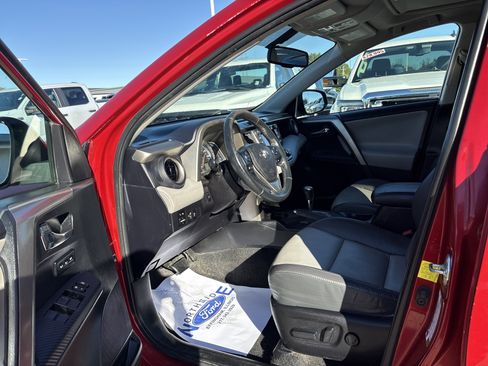 Used 2015 Toyota RAV4 Limited image 8