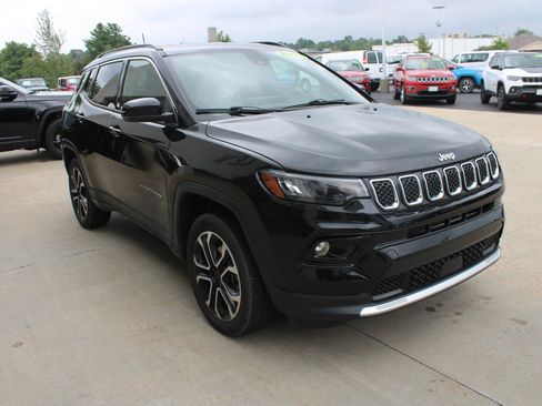 Used 2023 Jeep Compass Limited AWD/4WD image 5