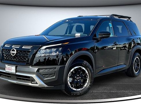New 2025 Nissan Pathfinder Rock Creek image 2