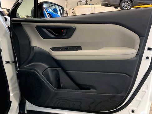 Certified 2025 Subaru Forester image 23