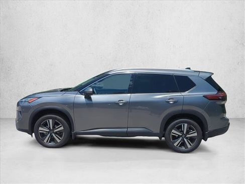 Certified 2025 Nissan Rogue SL w/ SL Premium Package FWD image 4