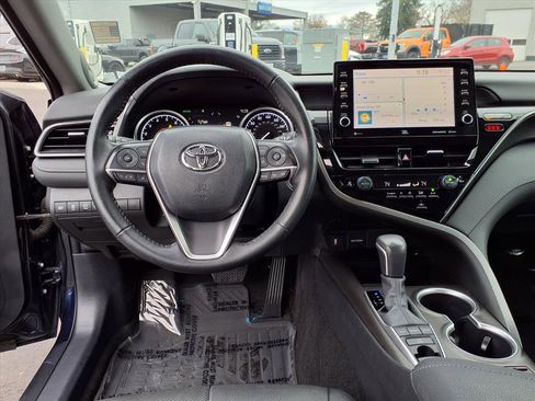 Used 2022 Toyota Camry XLE image 22