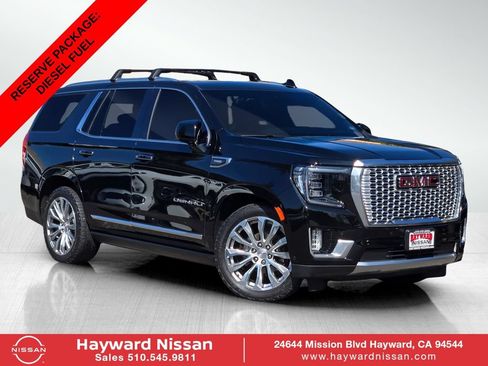 Used 2023 GMC Yukon Denali w/ Denali Reserve Package AWD/4WD image 1