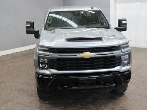 Used 2024 Chevrolet Silverado 2500 Custom w/ Custom Convenience Package AWD/4WD image 18
