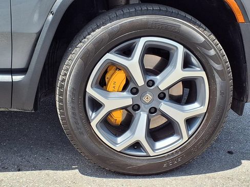 Used 2024 Rivian R1S Adventure AWD/4WD image 9