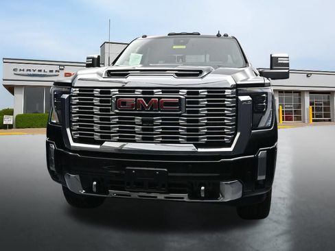 Used 2024 GMC Sierra 2500 Denali w/ Denali Reserve Package AWD/4WD image 8
