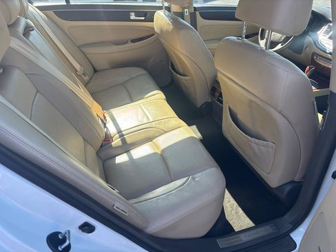 Used 2012 Hyundai Genesis 3.8 w/ Premium Pkg RWD image 28