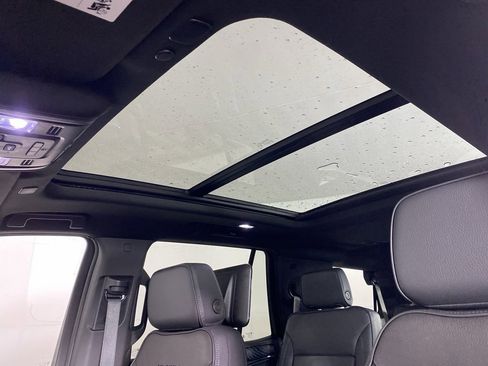 Used 2024 GMC Yukon Denali w/ Advanced Technology Package image 16