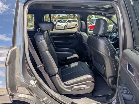 Used 2024 Jeep Grand Cherokee L Limited w/ Luxury Tech Group II image 13