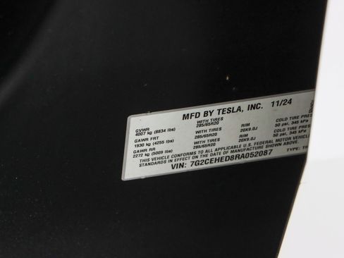 Used 2024 Tesla Cybertruck AWD Crew Cab image 28